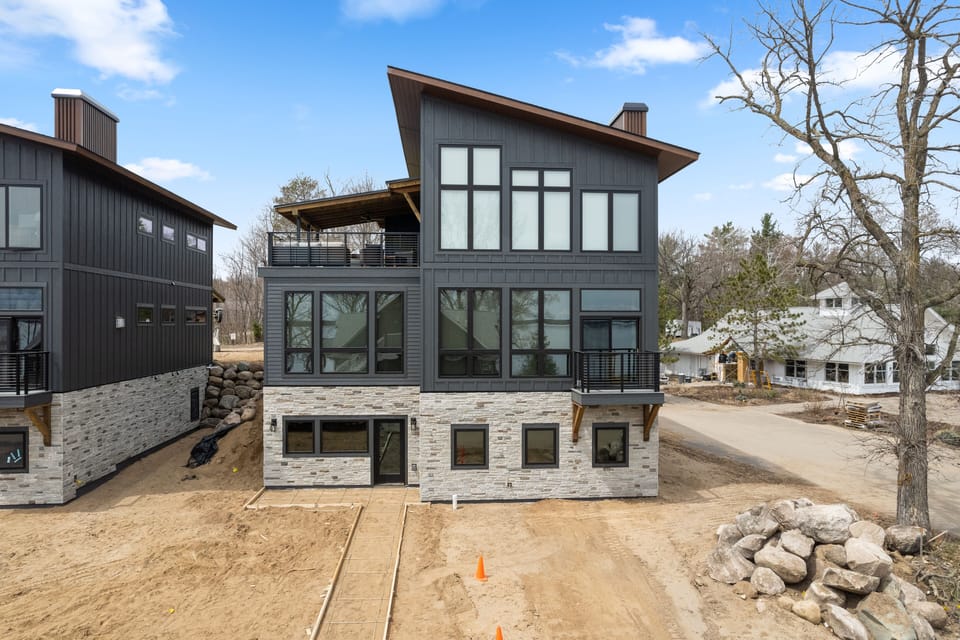 Quarterdeck Resort & Restaurant Hotel in East Gull Lake