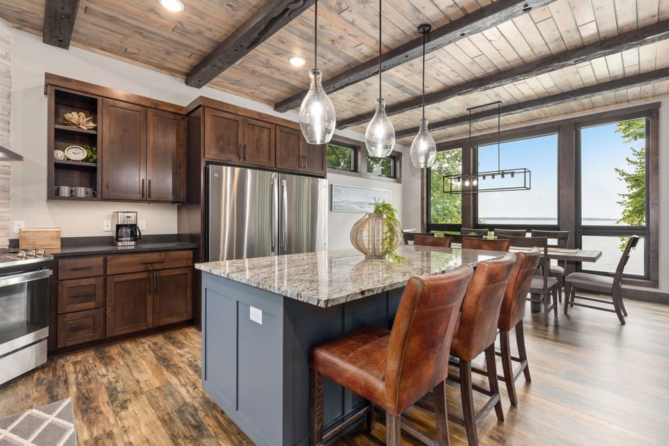 5 Bedroom Lakefront Loft | Private kitchen | Microwave, coffee/tea maker, toaster, cookware/dishes/utensils