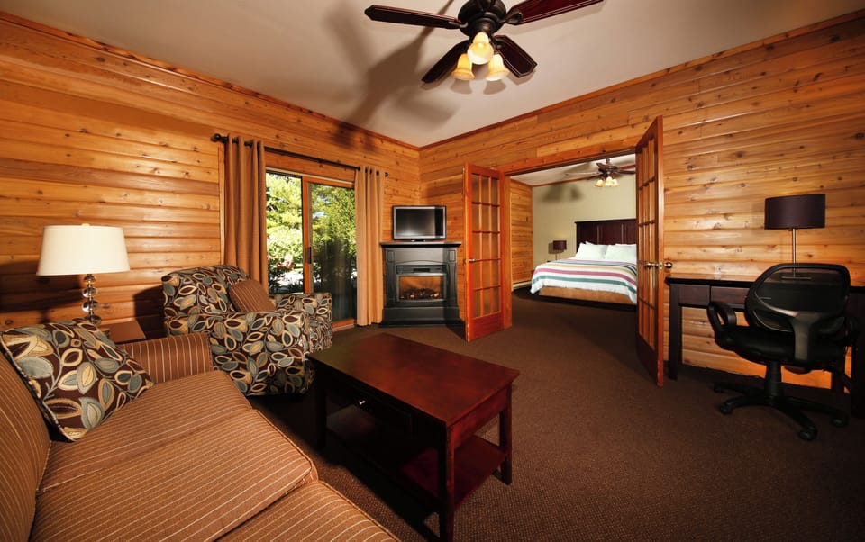 Oak Junior Suite | 1 bedroom, desk, iron/ironing board, free WiFi