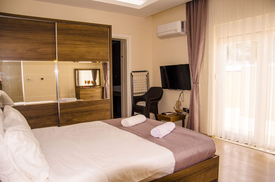 Basic Double Room, 1 Queen Bed, Terrace, Mountainside | Soundproofing, iron/ironing board, WiFi (free), bed sheets