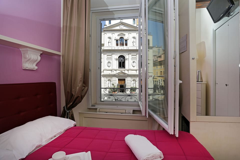 Minibar, soundproofing, iron/ironing board, free WiFi
