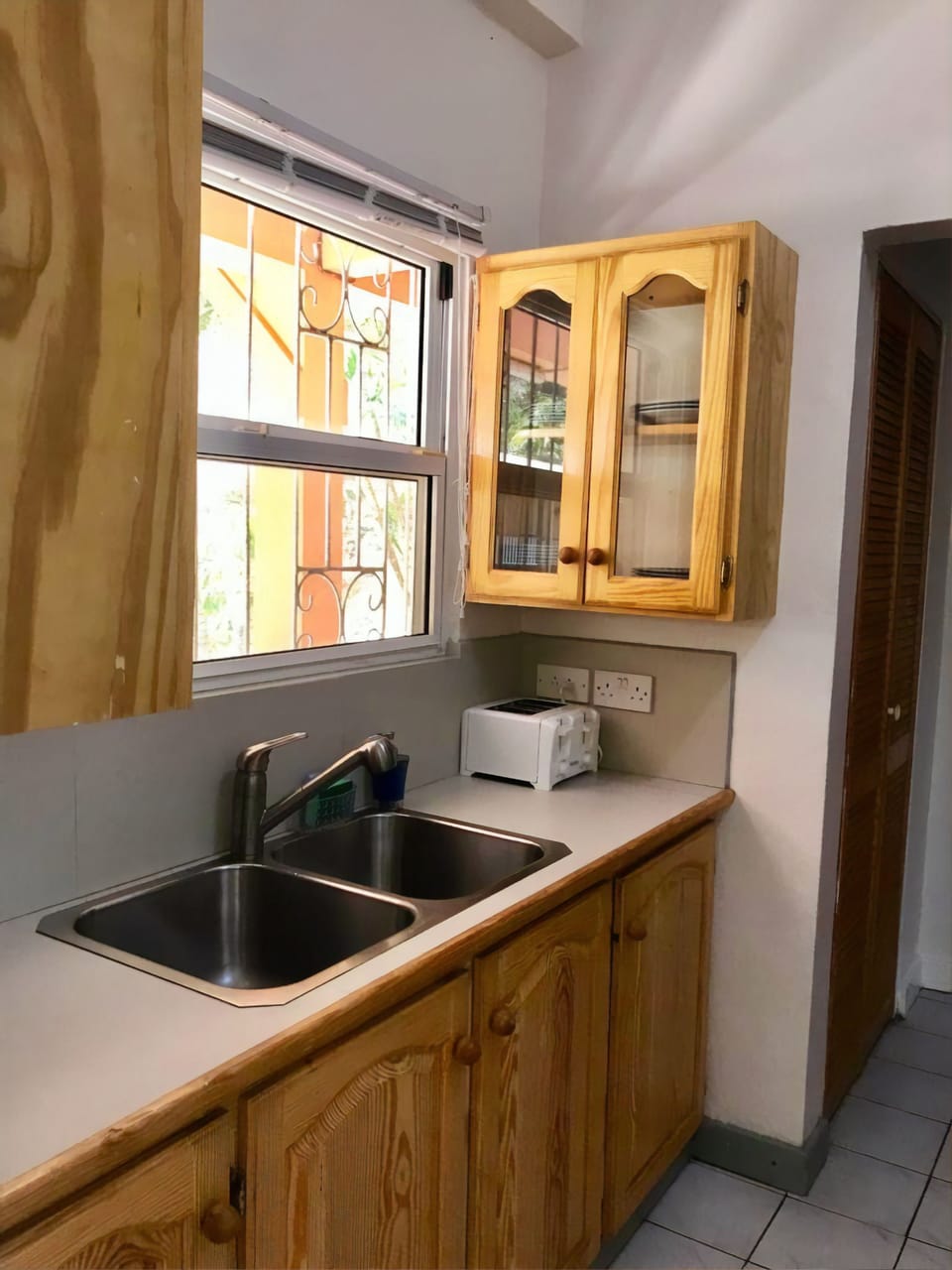 Deluxe Superior Apartment, 2 Bedroom | Private kitchen | Fridge, microwave, oven, stovetop
