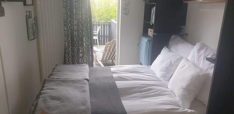 Double Room - Mini - with balcony | Free WiFi, bed sheets