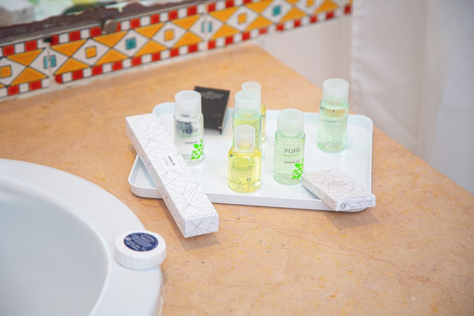 Bathtub, free toiletries, hair dryer, towels