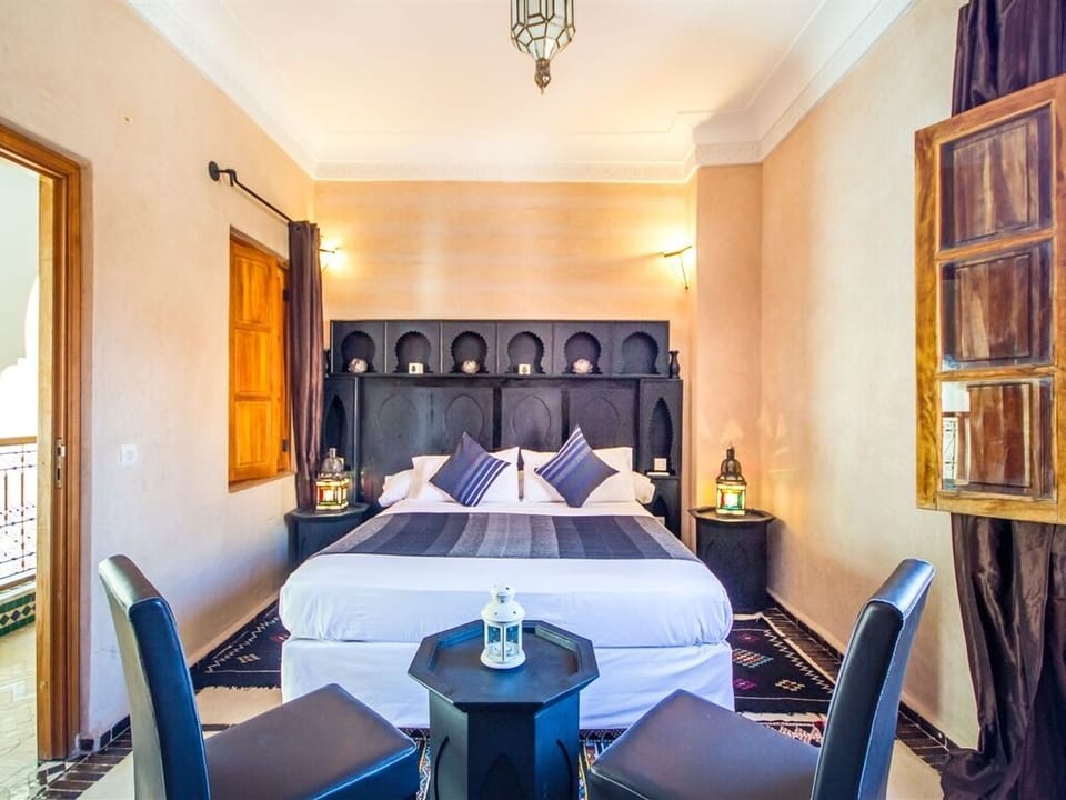 Comfort Double Room, Private Bathroom (Noire Luxe)
