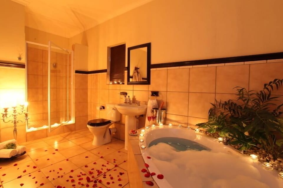 Deluxe Double Room | Deep soaking bathtub