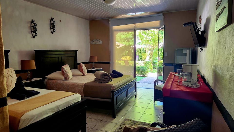 In-room safe, bed sheets