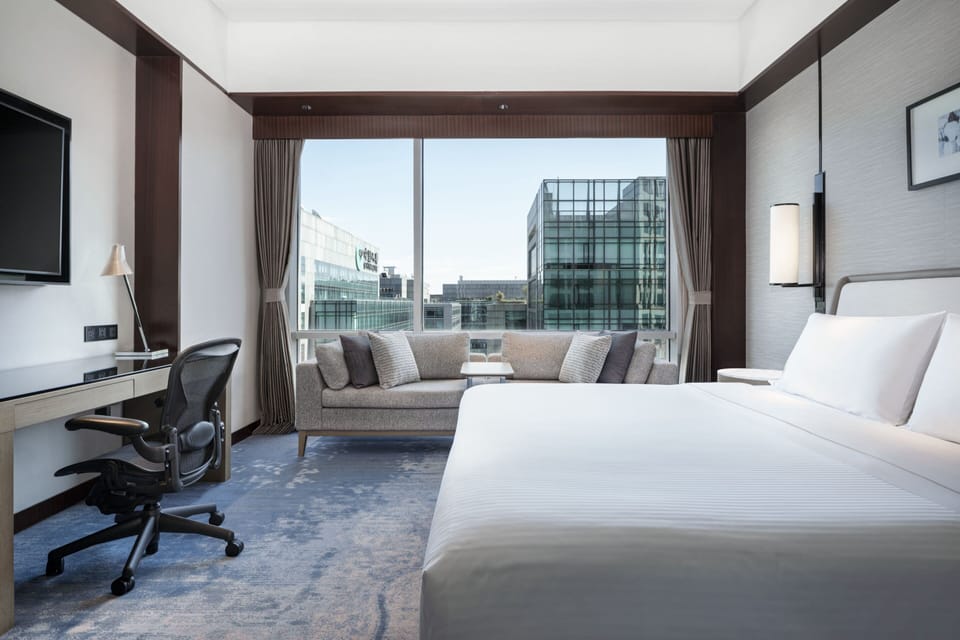 Premium bedding, pillowtop beds, minibar, in-room safe