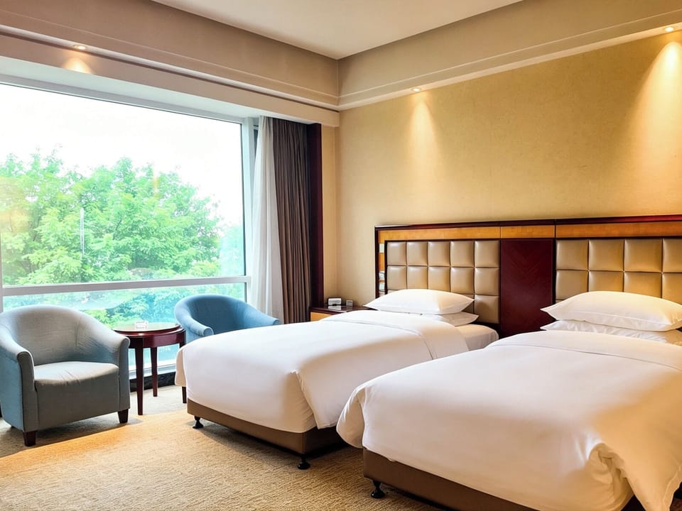 Deluxe Room, 2 Twin Beds, Non Smoking | Down comforters, minibar, in-room safe, desk