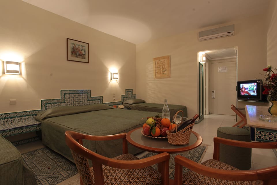 Premium bedding, desk, blackout drapes, soundproofing