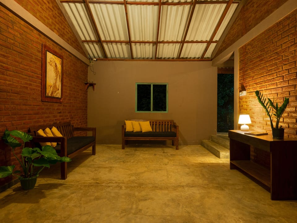 Standard Double Room | Living area
