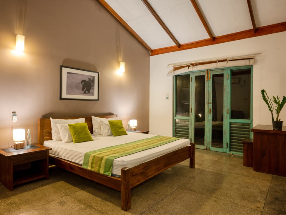 Standard Double Room | Desk, soundproofing, free WiFi, bed sheets