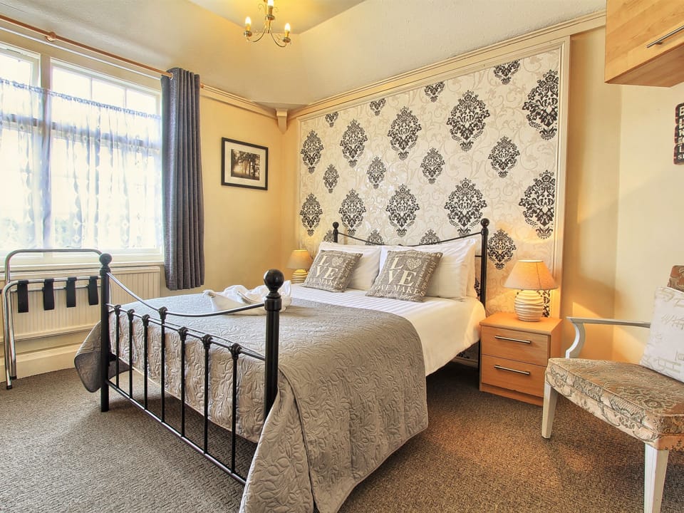 Classic Double Room, Ensuite (Room 4  - Single Only)