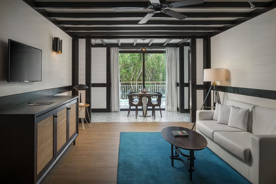 Privilege Master Suite Swim Up | Minibar (free items), in-room safe, WiFi (free), bed sheets