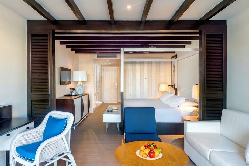 El Beso Junior Suite Nature View | Minibar (free items), in-room safe, desk, WiFi (free)