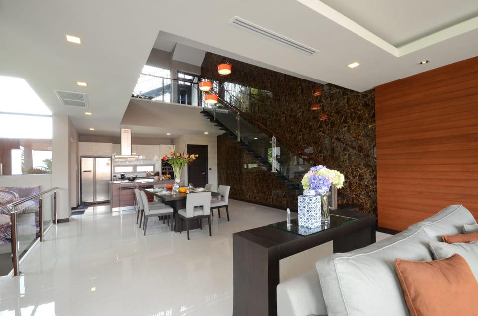 Family Villa | In-room dining