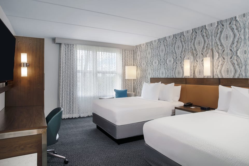 In-room safe, desk, laptop workspace, blackout drapes