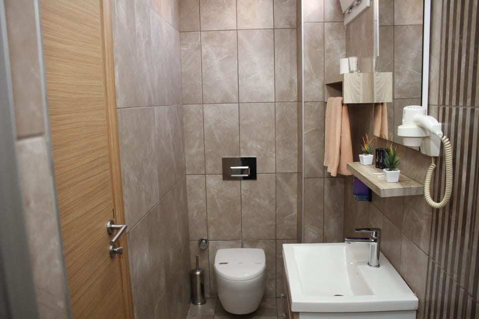 Bathroom shower