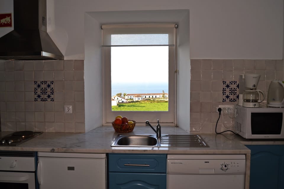 House, 1 Bedroom (Talha + no swimming pool access) | Private kitchen | Fridge, microwave, oven, stovetop