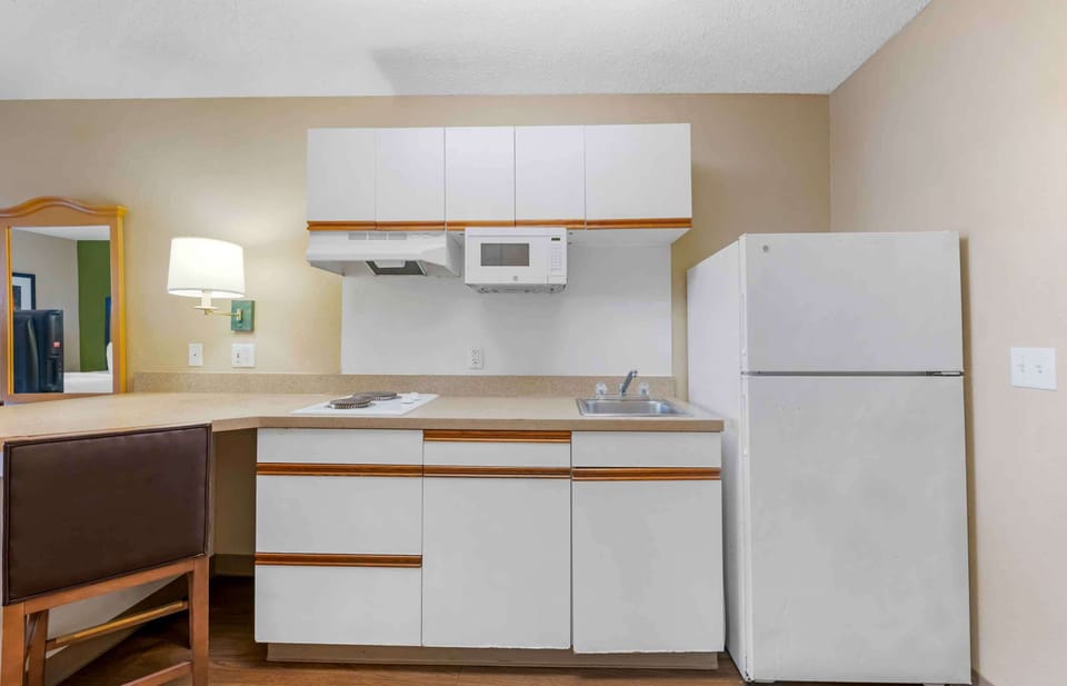 Studio, 2 Queen Beds, Non Smoking | Private kitchen | Fridge, microwave, stovetop