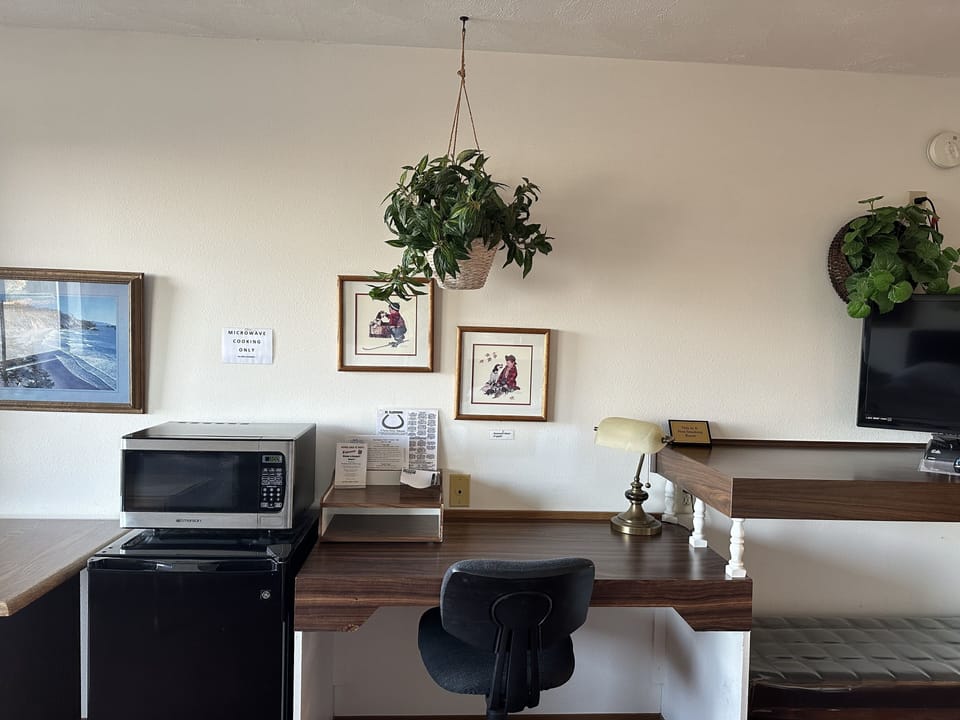 Desk, free WiFi, bed sheets