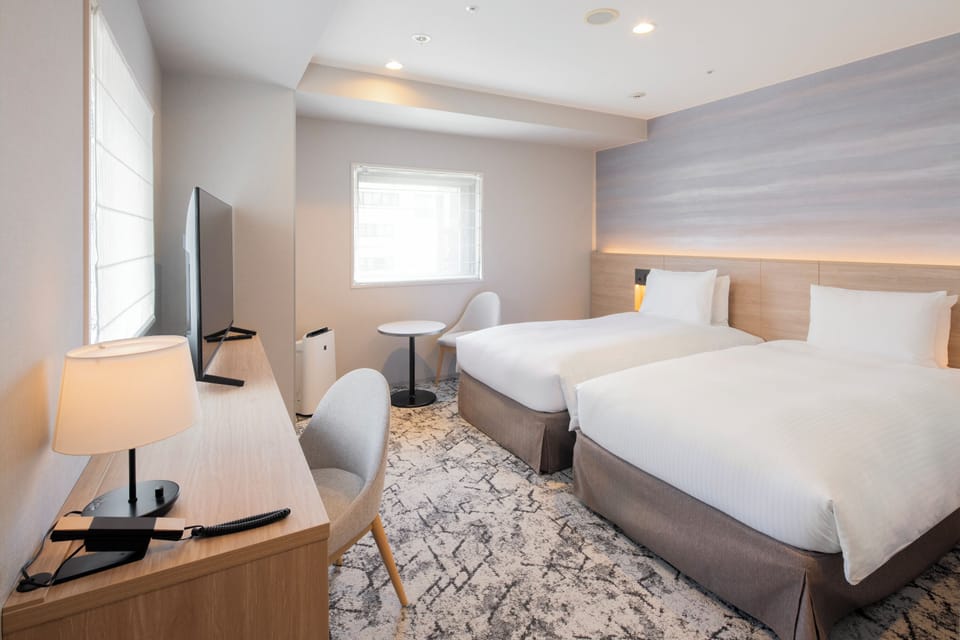 Deluxe Corner Twin Room for 2 Adults, Non Smoking (No-Bath Tab) | In-room safe, desk, soundproofing, free WiFi