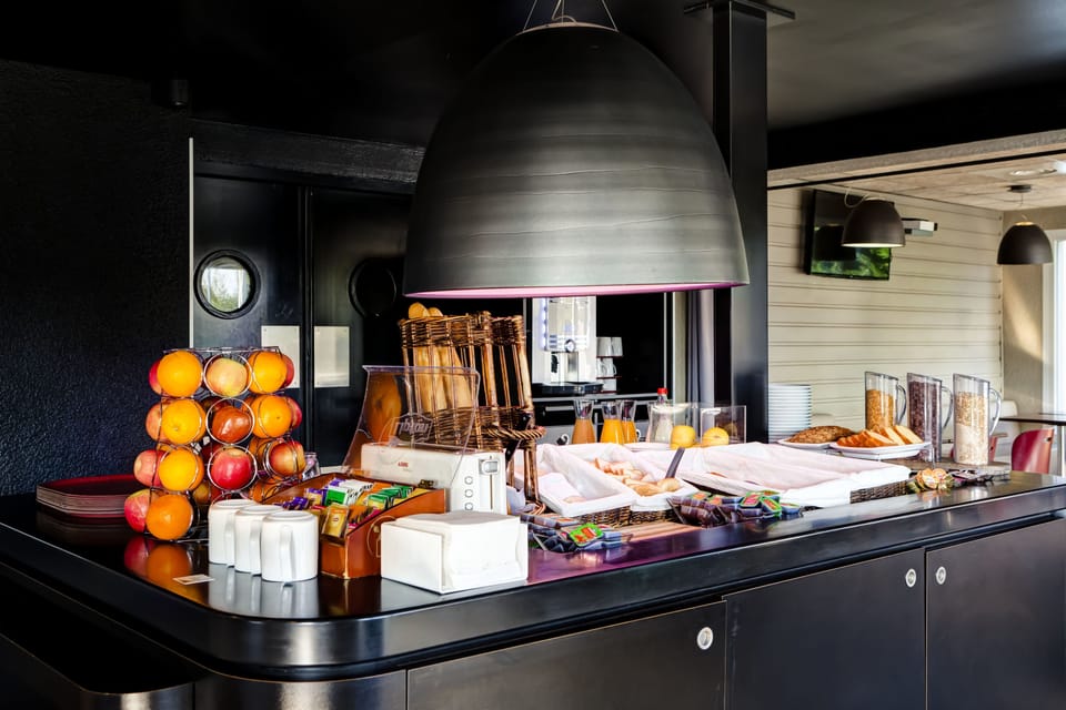 Daily buffet breakfast (EUR 15 per person)