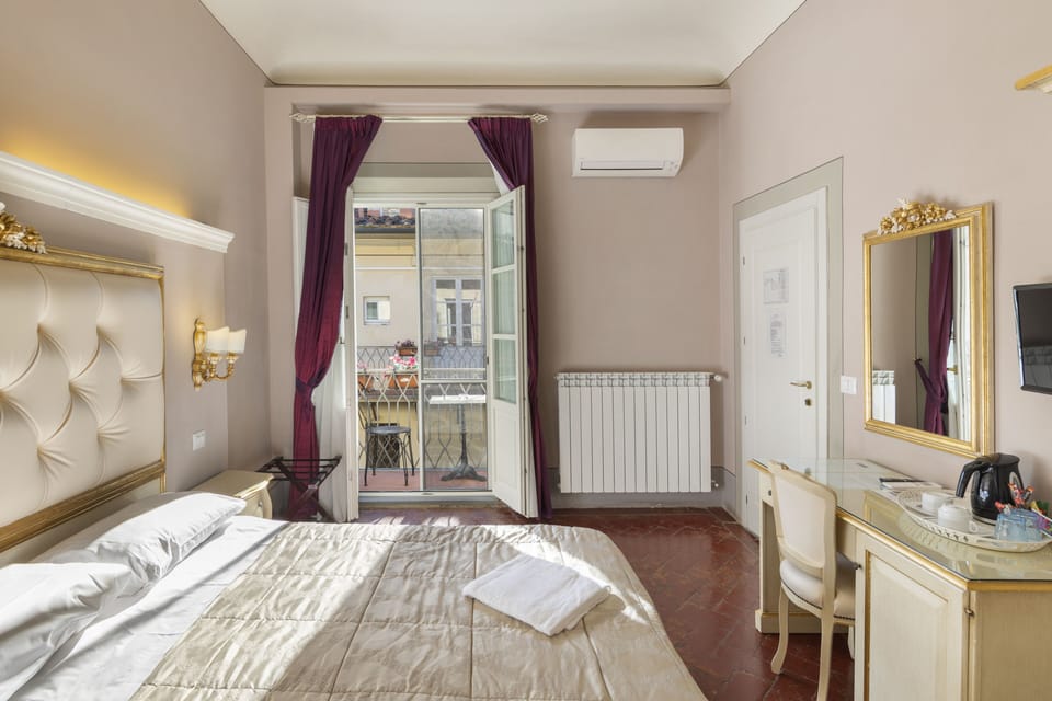 Standard Double or Twin Room (external private bathroom) | In-room safe, individually furnished, blackout drapes, soundproofing