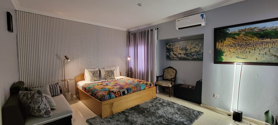 Executive Room, 1 Bedroom | Premium bedding, down comforters, desk, laptop workspace