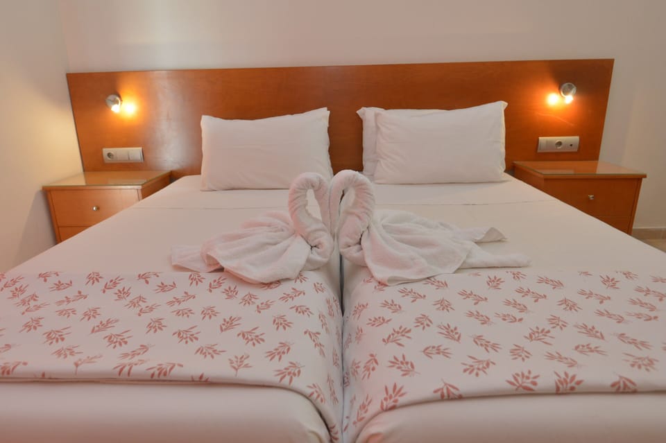 Laptop workspace, soundproofing, free cribs/infant beds, free WiFi