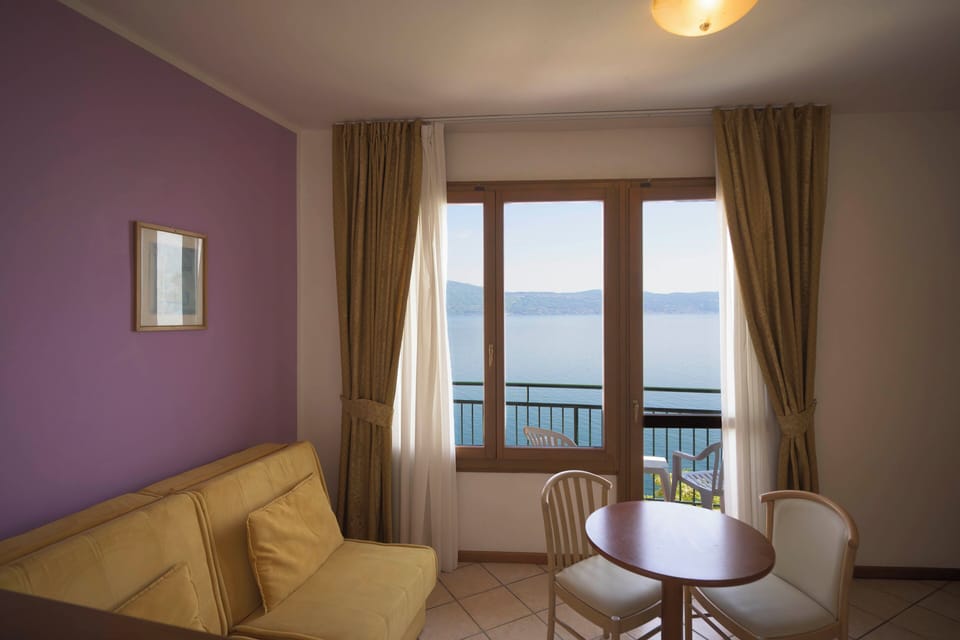 In-room safe, free WiFi, bed sheets