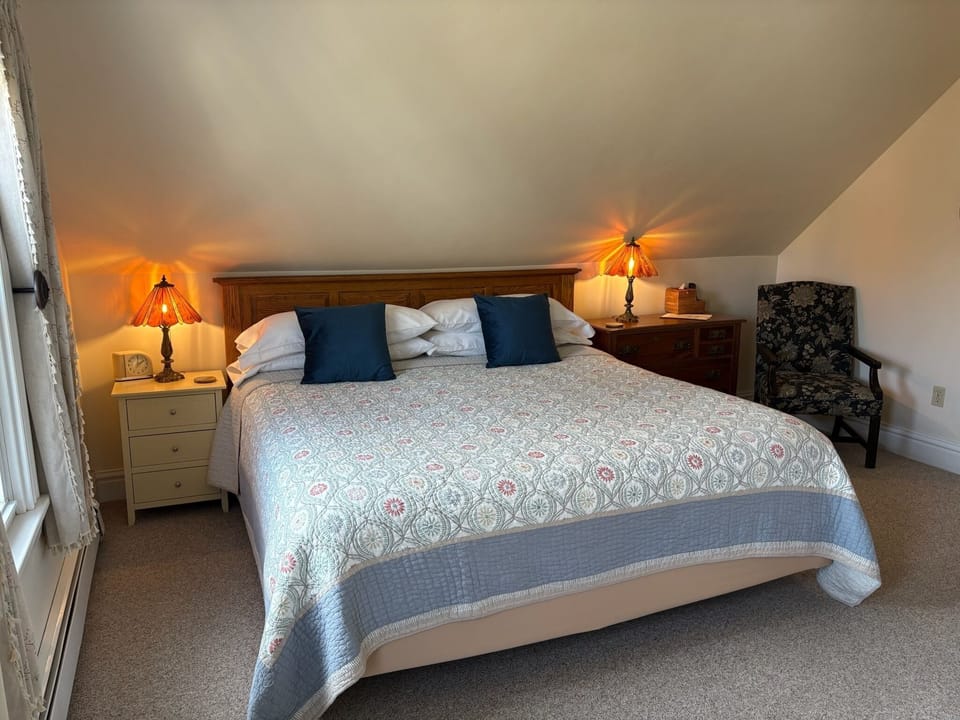 Room 6 | Individually decorated, individually furnished, free WiFi, bed sheets