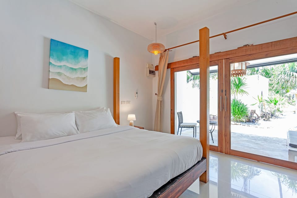 Deluxe Double Room In Front of Pool | Desk, blackout drapes, WiFi (free), bed sheets
