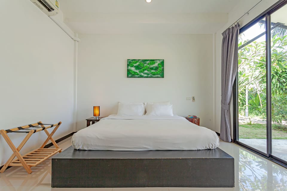 Deluxe Double Room Garden View | Desk, blackout drapes, WiFi (free), bed sheets