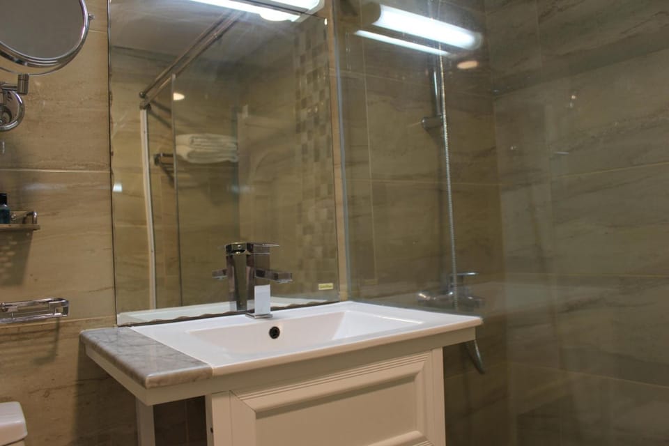 Free toiletries, hair dryer (on request), bathrobes, slippers