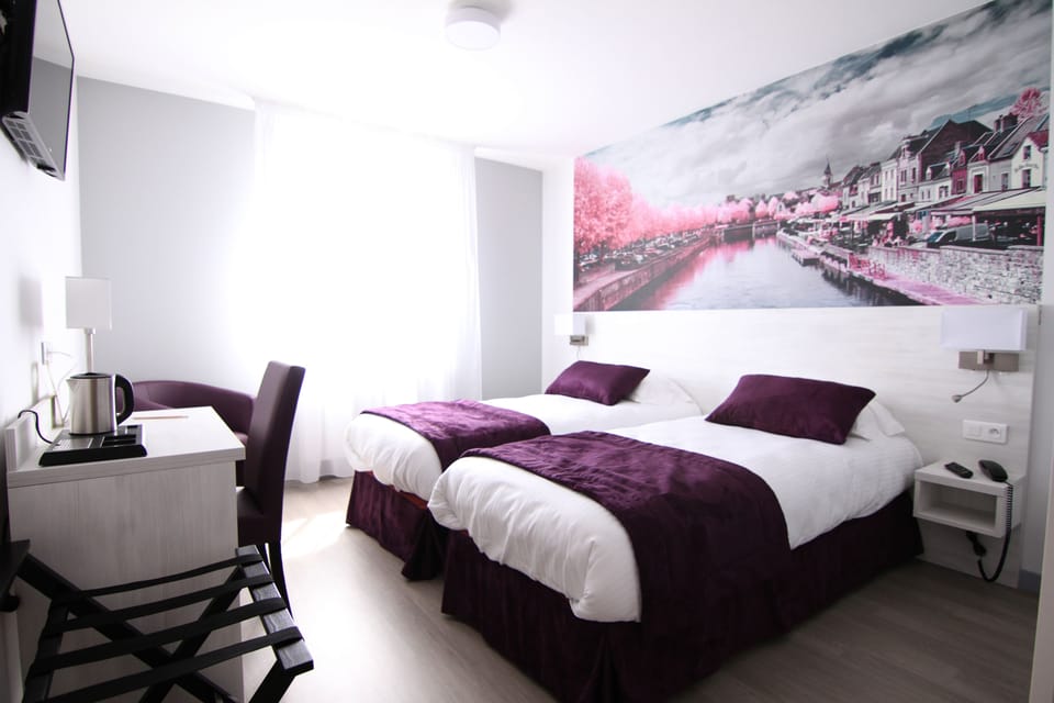Double or Twin Room | In-room safe, desk, soundproofing, iron/ironing board