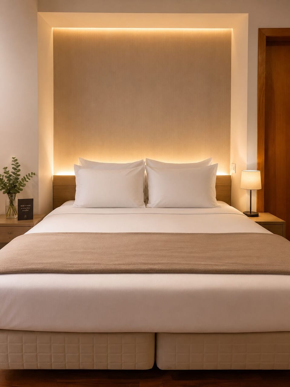 Premium Suite | Minibar, in-room safe, blackout drapes, WiFi (free)