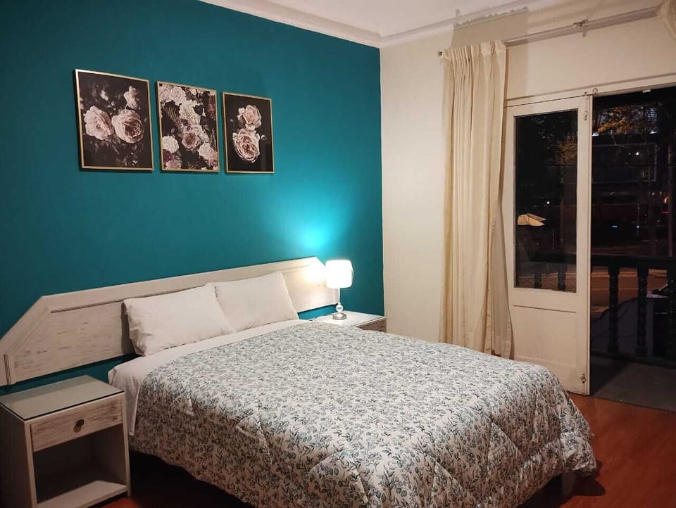 Single Room | In-room dining