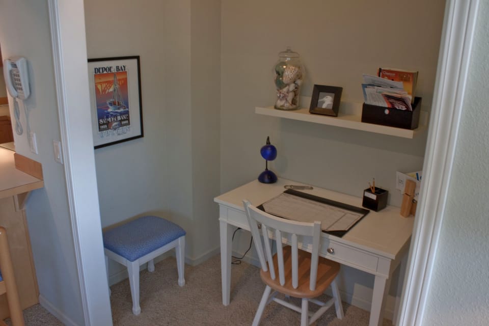 Condo, 1 Bedroom, 1 Bathroom, Ocean View (Seacliff Loft) | Living area | Flat-screen TV, fireplace, DVD player