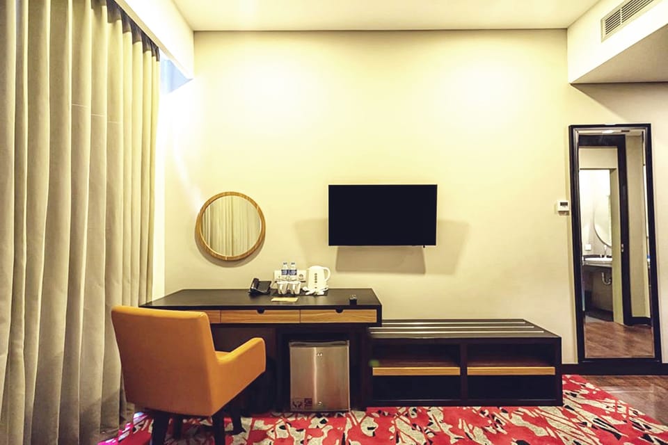 Egyptian cotton sheets, minibar, in-room safe, desk