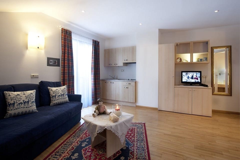 Junior Suite | Living area | LCD TV