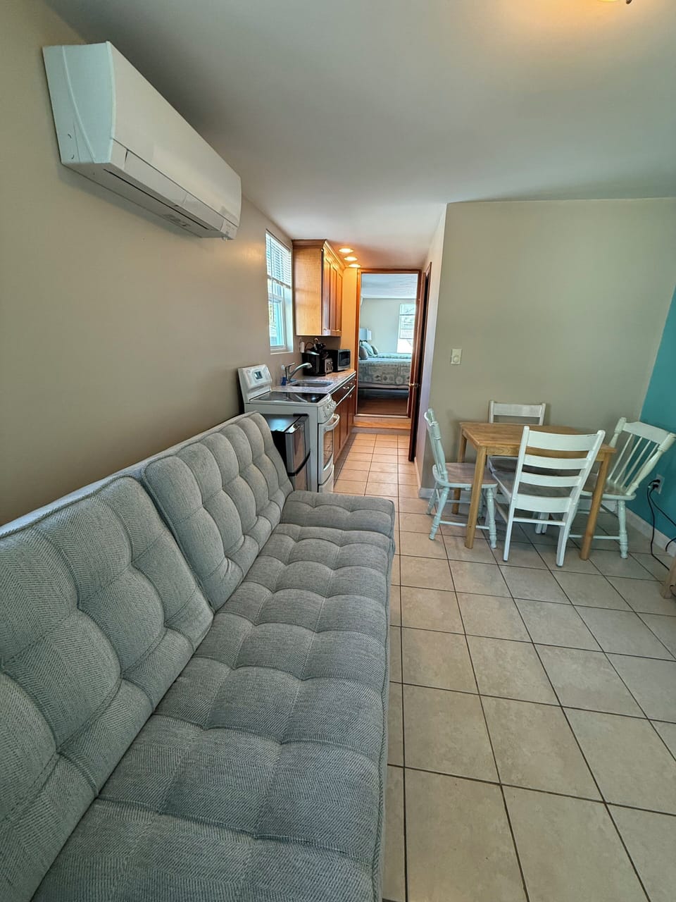 Classic Suite, Multiple Beds | In-room dining