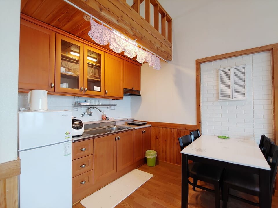 Duplex, Ocean View (59 sqm.) | Private kitchen | Electric kettle, cookware/dishes/utensils