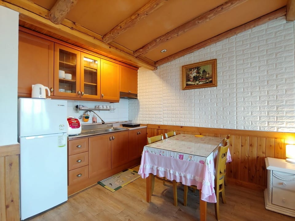 Family Room, Ocean View (108 sqm.) | Private kitchen | Electric kettle, cookware/dishes/utensils