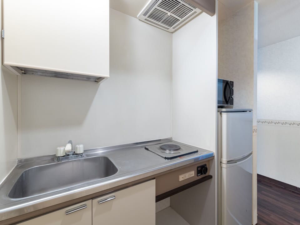 Dog Friendly Room Corner Double (Non-smoking) | Private kitchen | Fridge, microwave, stovetop, rice cooker
