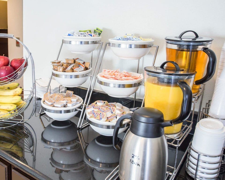 Free continental breakfast