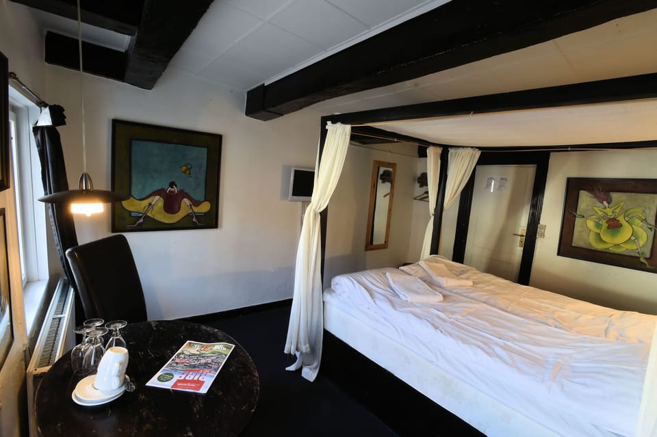 Economy Double Room, Shared Bathroom | Iron/ironing board, free WiFi, bed sheets