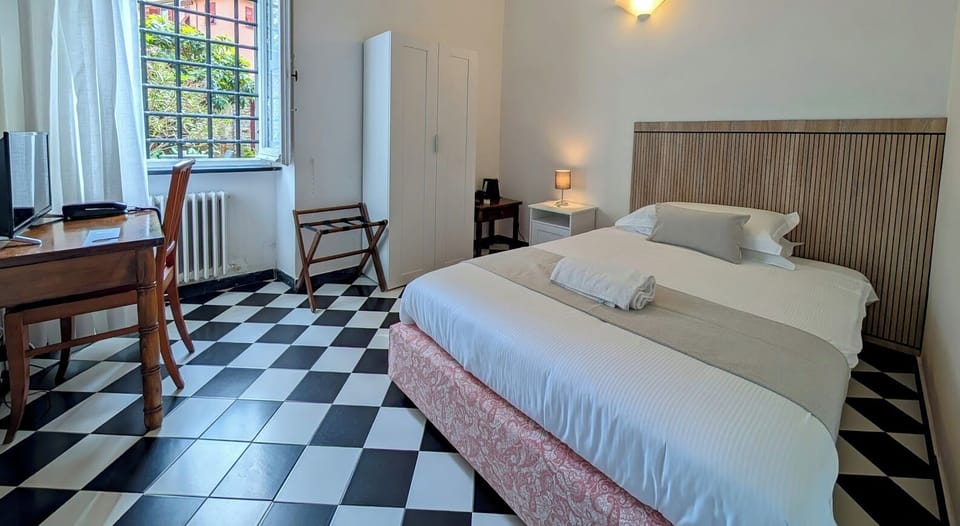 Standard Single Room | Premium bedding, pillowtop beds, in-room safe, desk