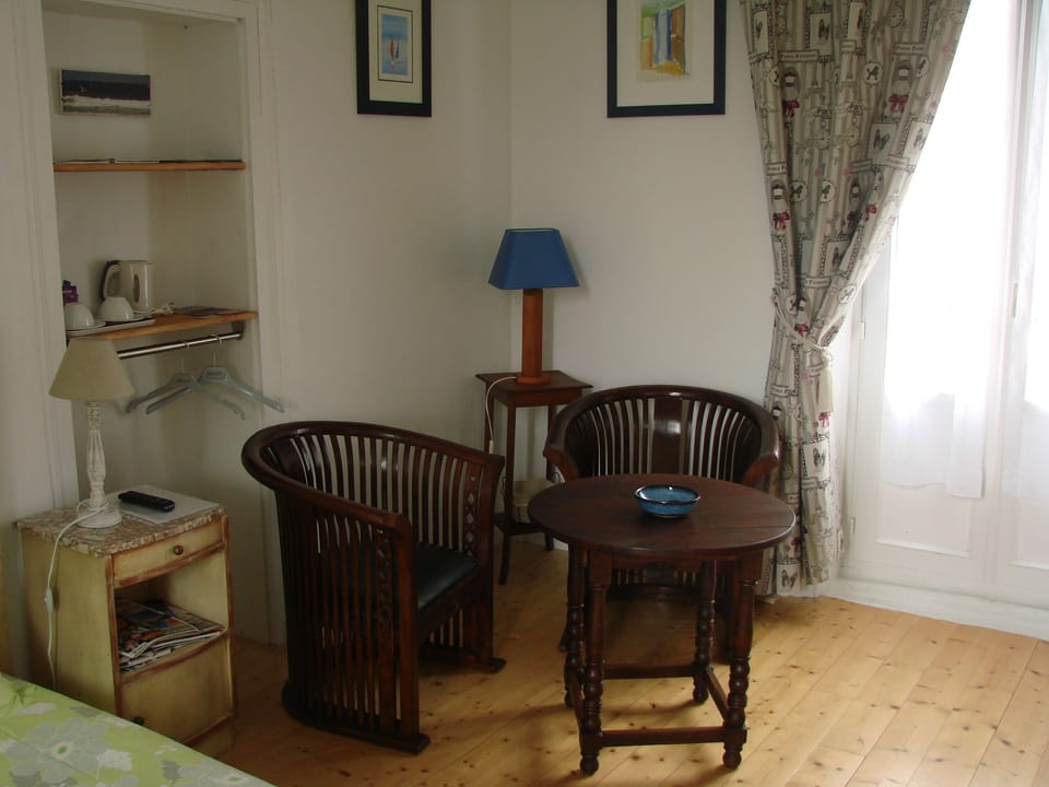 Comfort Double Room, Ensuite, City View | Premium bedding, Select Comfort beds, desk, laptop workspace