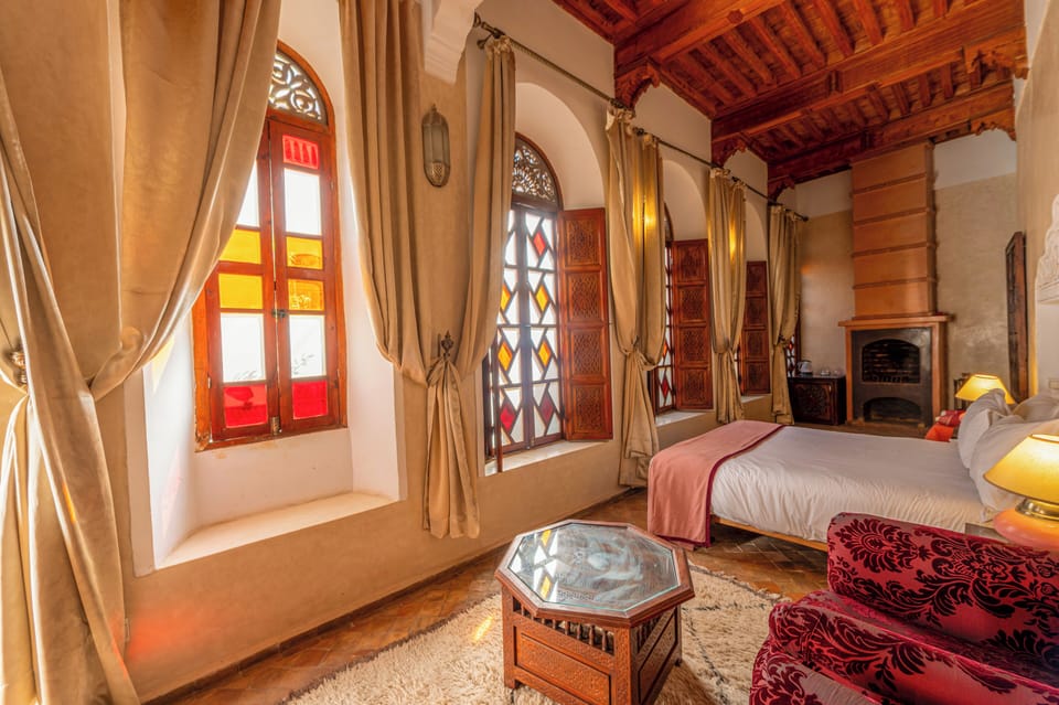 Suite (Sakina) | Premium bedding, in-room safe, rollaway beds (surcharge), WiFi (free)